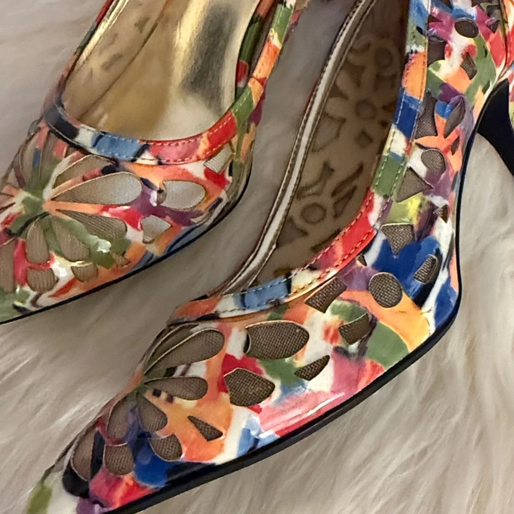 J. Renee Winsett Rainbow Abstract floral Kitten Heels🔥 - Picture 3 of 11